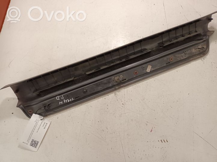 Toyota Avensis T250 Sottoporta 6791305040