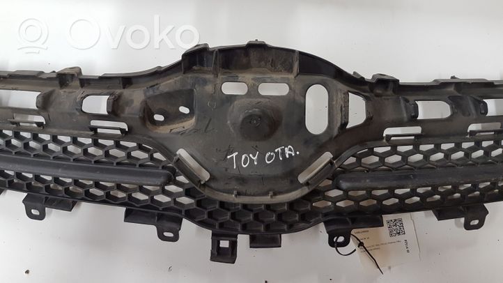 Toyota Corolla Verso AR10 Atrapa chłodnicy / Grill 531110F030