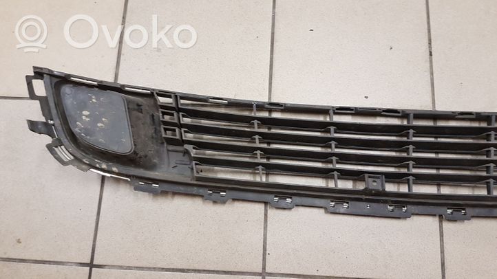 Citroen C5 Etupuskurin alempi jäähdytinsäleikkö 9681052677