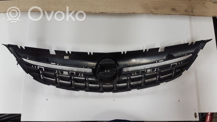 Opel Corsa D Atrapa chłodnicy / Grill 13286000