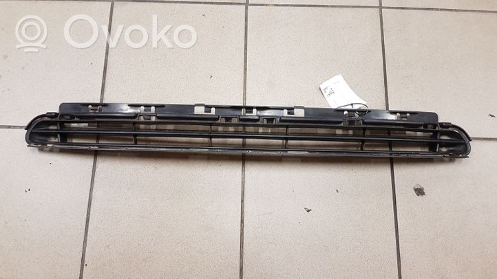 Citroen C5 Etupuskurin alempi jäähdytinsäleikkö 9682331677