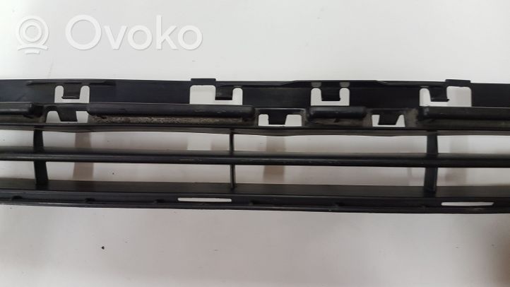 Citroen C5 Etupuskurin alempi jäähdytinsäleikkö 9682331677