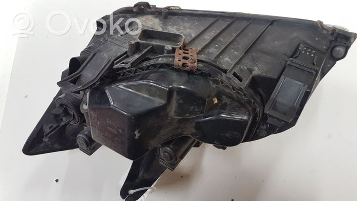 Ford Focus Lampa przednia 4M5113K060AA