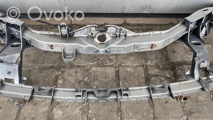 Ford Focus Jäähdyttimen kehyksen suojapaneeli 4M518B041