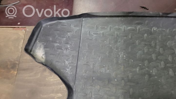 Toyota Prius+ (ZVW40) Gumowa mata bagażnika 