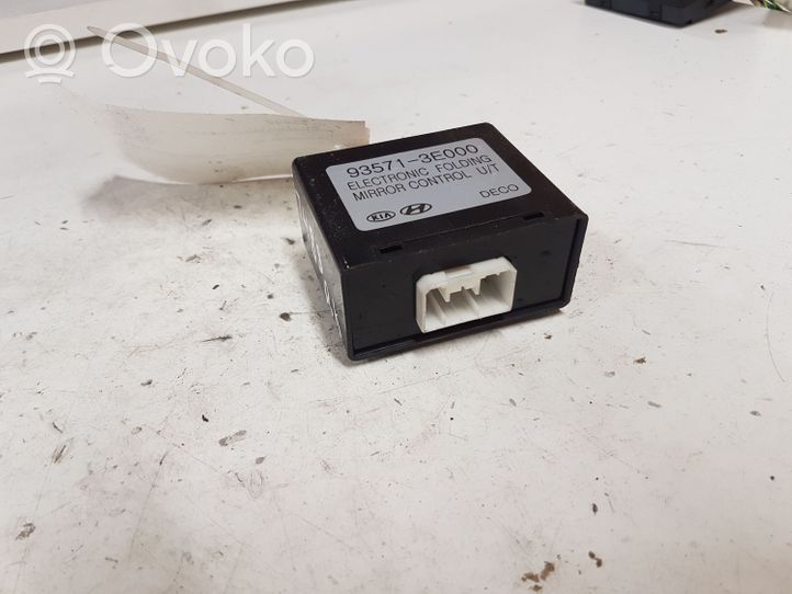 KIA Sorento Wing mirror control module 935713E000