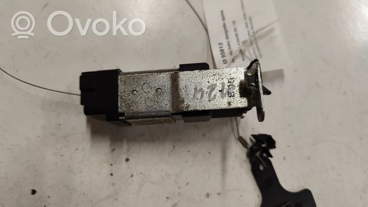 KIA Sorento Verrouillage du bouchon du réservoir de carburant 957202J000