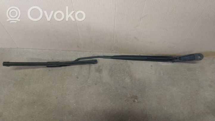 Citroen DS3 Windshield/front glass wiper blade 9683828480