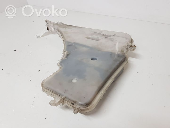 BMW 3 F30 F35 F31 Réservoir de liquide lave-glace 724167309