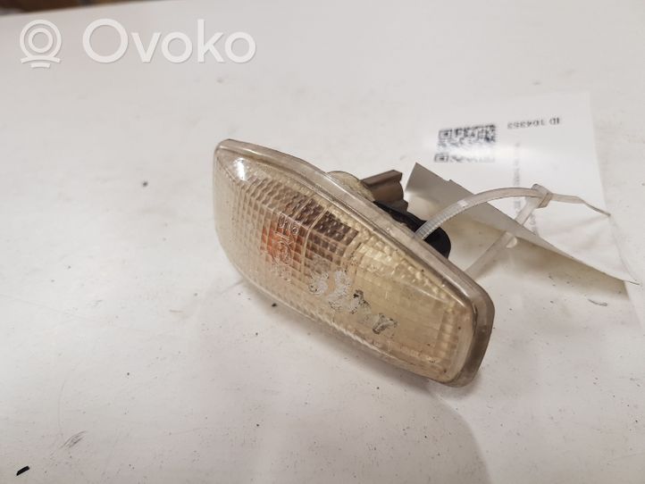 KIA Sorento Front fender indicator light 923043B1