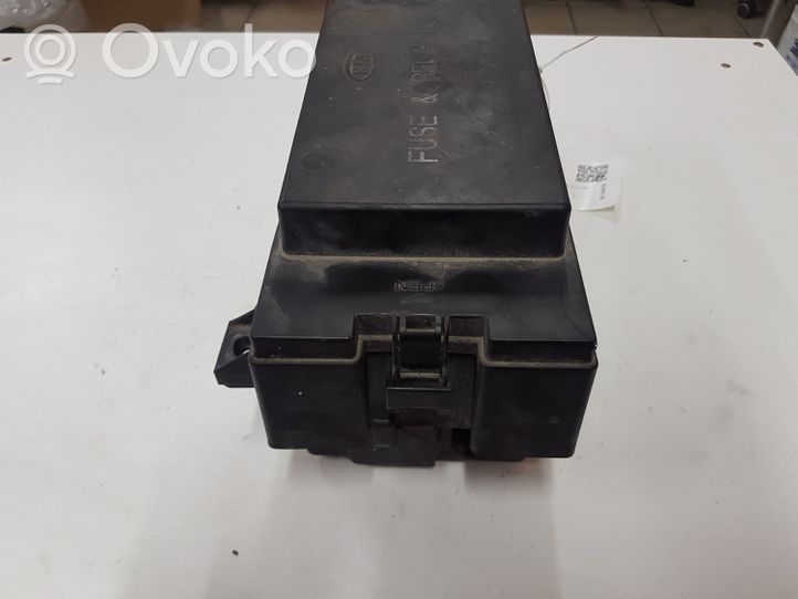 KIA Sorento Módulo de fusible 911613E010