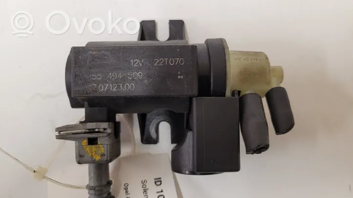 Opel Astra J Zawór podciśnienia / Elektrozawór turbiny 55494509