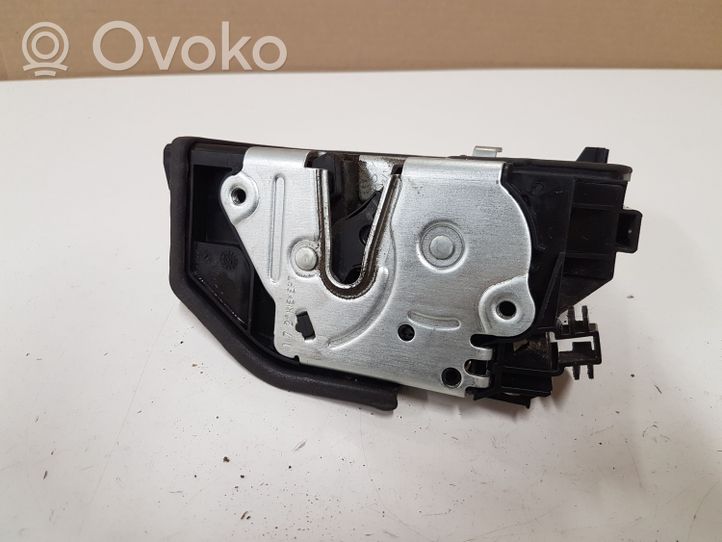 BMW 1 F20 F21 Zamek drzwi przednich 7202145