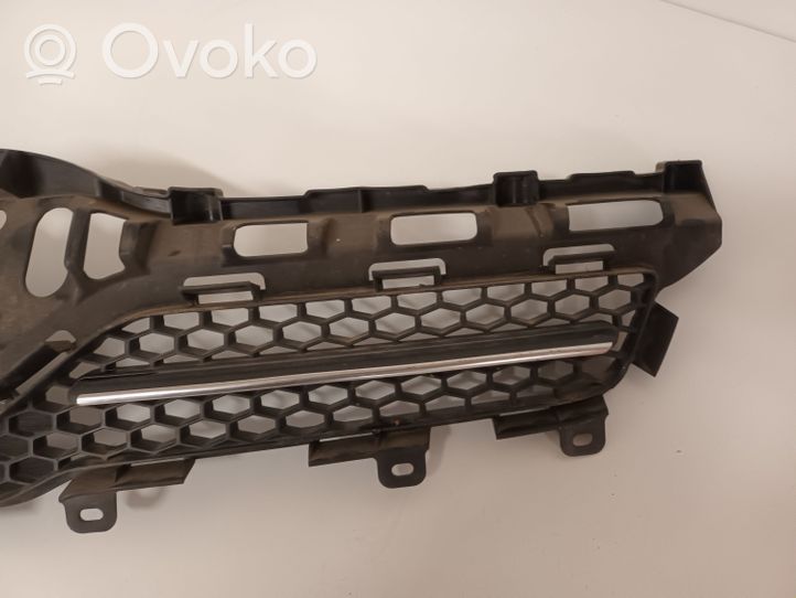 Toyota Corolla Verso AR10 Grille calandre supérieure de pare-chocs avant 531110F030