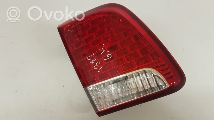 KIA Sorento Lampy tylnej klapy bagażnika 