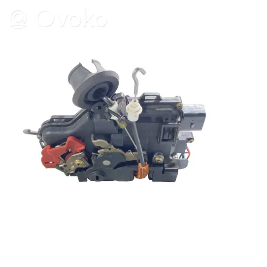 Audi A4 S4 B6 8E 8H Etuoven lukko 8E0839015C