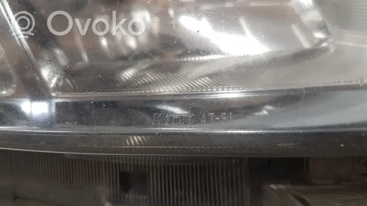 Toyota Prius (XW30) Lampa przednia KOITO4731