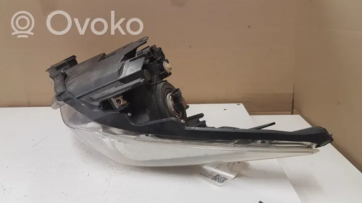 Toyota Prius (XW30) Lampa przednia KOITO4731