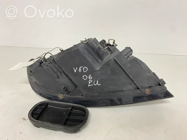 Volvo V50 Lampa przednia 30698648