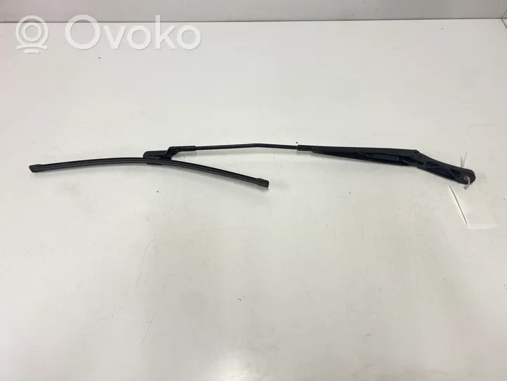 Volkswagen PASSAT B6 Windshield/front glass wiper blade 3C1955410B