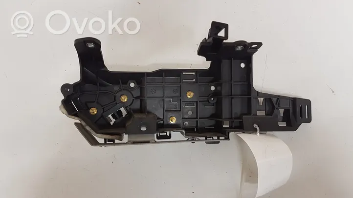 BMW 5 F10 F11 Kita variklio skyriaus detalė 624404