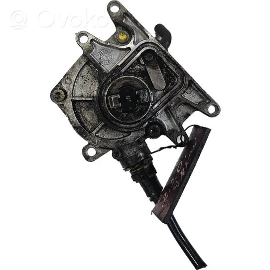 Opel Zafira B Vacuum pump 