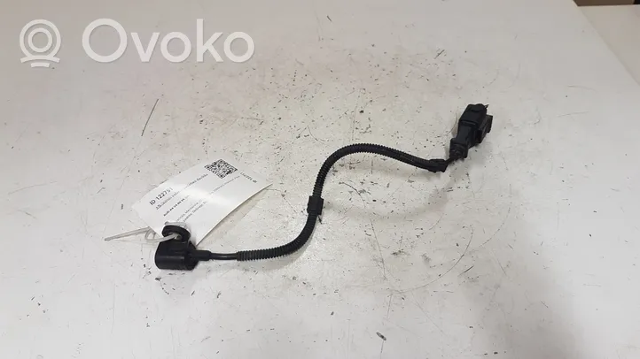 Audi A4 S4 B8 8K Crankshaft position sensor 9805940