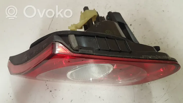 Volkswagen PASSAT CC Lampy tylnej klapy bagażnika 3C8945094F