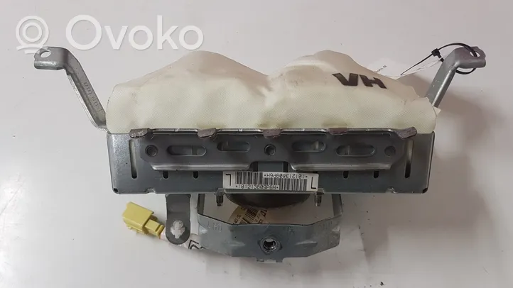 Toyota Avensis T270 Airbag del passeggero 8214005