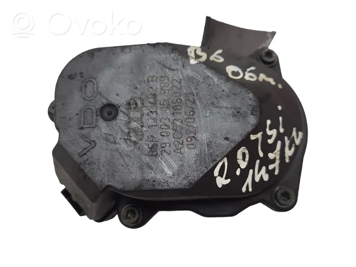 Volkswagen PASSAT B6 Sklendės valdymo varikliukas 06F133482B