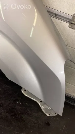 Toyota Corolla Verso E121 Fender 