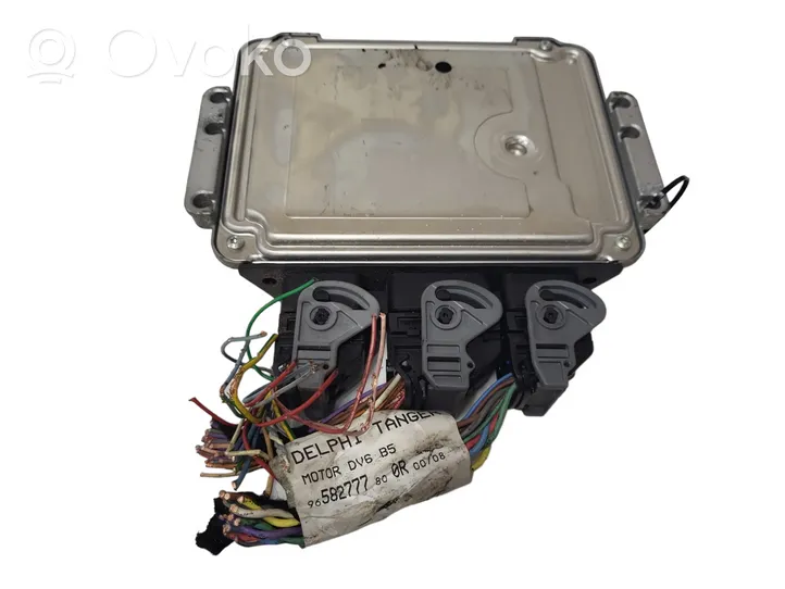 Peugeot 307 Calculateur moteur ECU 0281011863