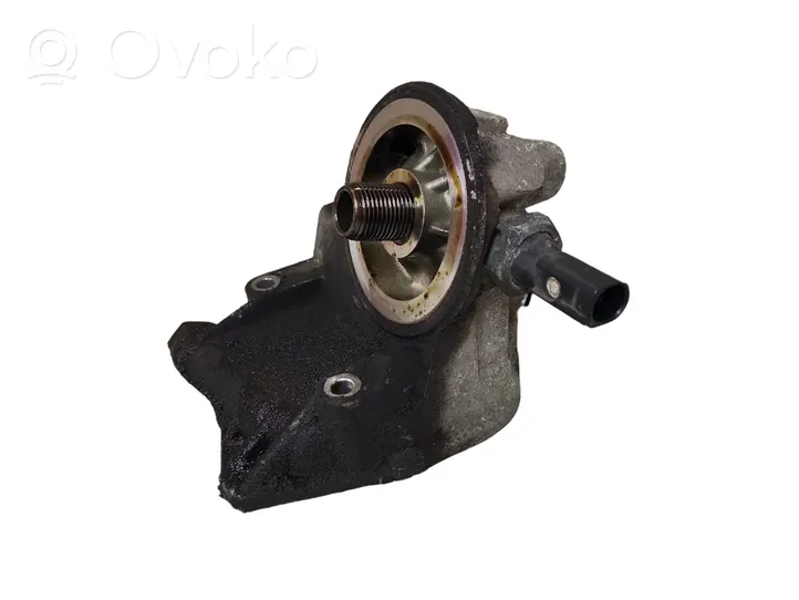 Volkswagen Golf V Supporto di montaggio del filtro dell’olio 06A115417