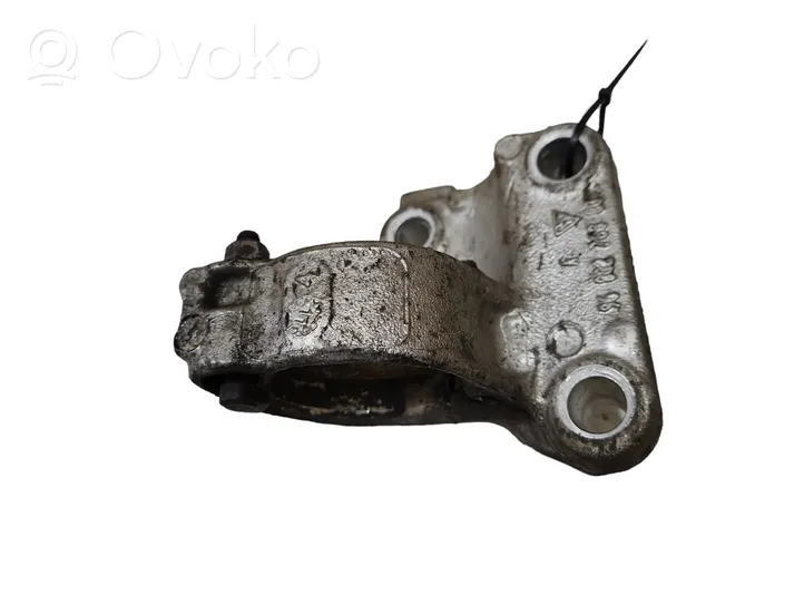 Citroen C4 II Vetoakselin tukilaakerin kiinnike 9680276880