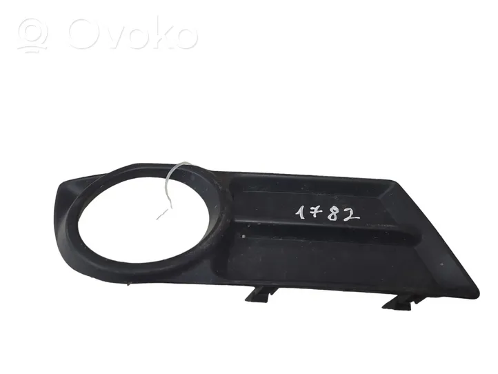 Toyota Corolla Verso E121 Verkleidung Nebelscheinwerfer / Gitter vorne 521270F020