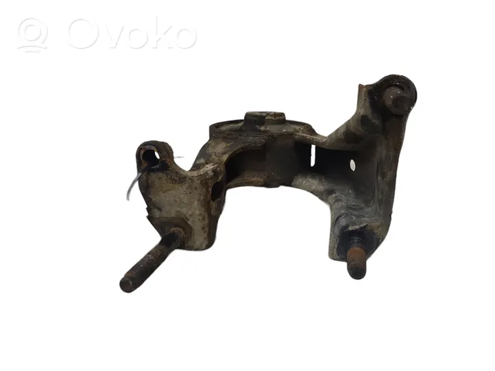 Toyota Corolla Verso E121 Wspornik / Mocowanie silnika 123710R010