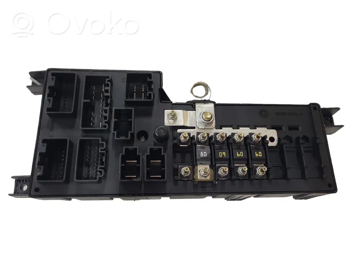 Volvo XC90 Module de fusibles 8678449