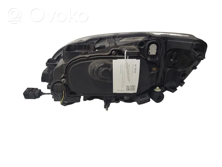 Volvo S60 Передняя фара 31358100