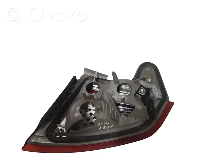 Ford Mondeo MK IV Luci posteriori del portellone del bagagliaio 7S7113A603A