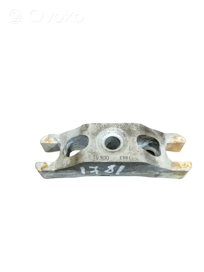 Volkswagen Golf VI Fuel Injector clamp holder 