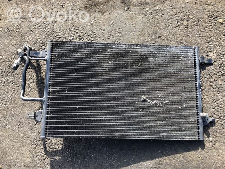 Audi A8 S8 D2 4D Radiatore di raffreddamento A/C (condensatore) 4D0260401A