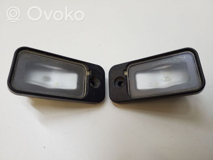 Jeep Cherokee Numura zīmes apgaismojums 68365268AC