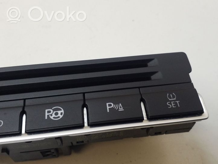 Volkswagen Tiguan Traction control (ASR) switch 5N1927132E