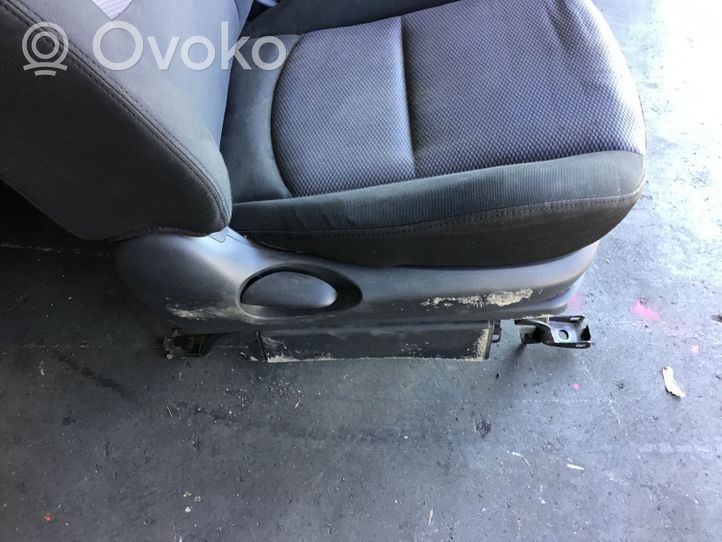 Mazda 5 Комплект сидений OEM