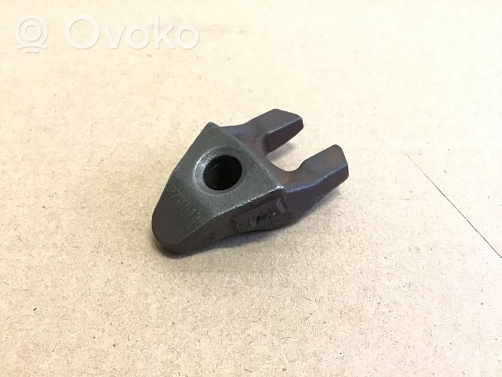 Ford C-MAX II Fuel Injector clamp holder 927013