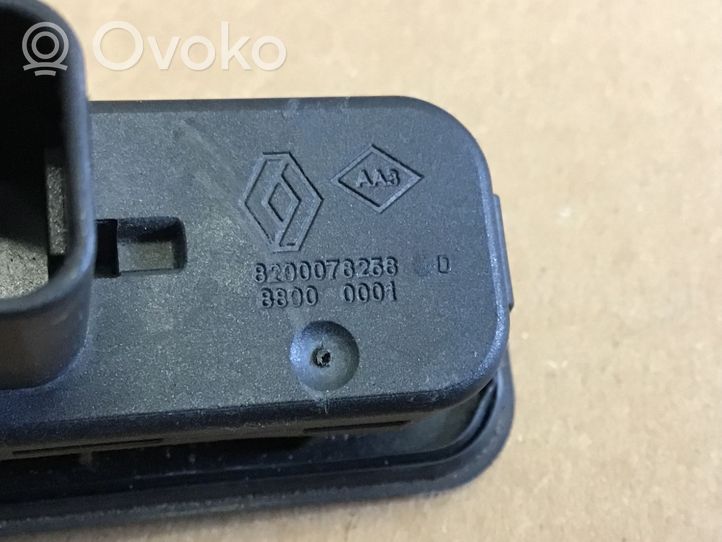 Renault Scenic III -  Grand scenic III Tailgate opening switch 8200076256