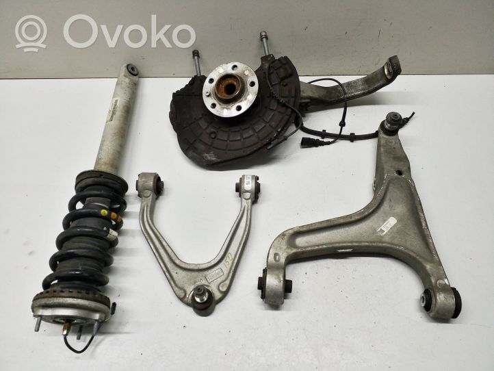 Maserati Quattroporte Set del kit di montaggio della sospensione anteriore 06700054550