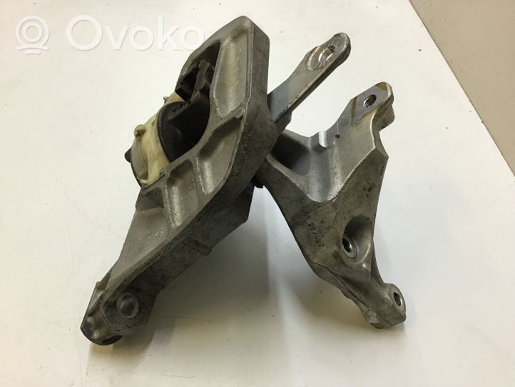 Citroen DS7 Crossback Engine mount bracket 4A110010