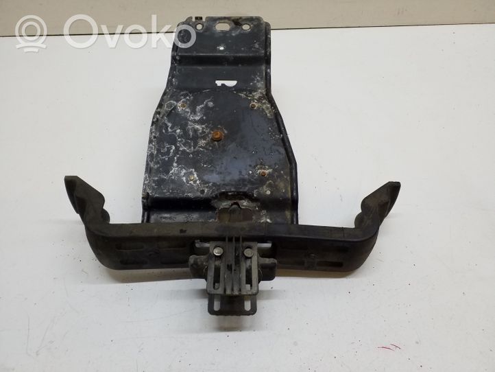 Dodge Grand Caravan Supporto di montaggio ruota di scorta 05109667AG