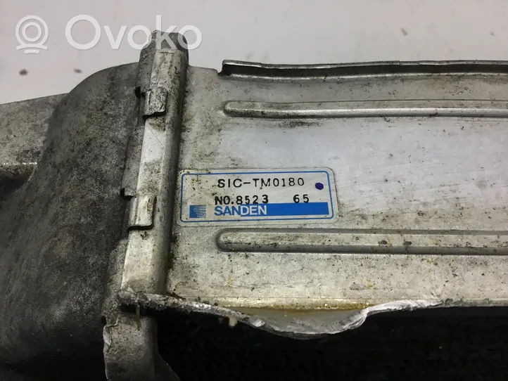 Subaru Outback Välijäähdyttimen jäähdytin TM0180